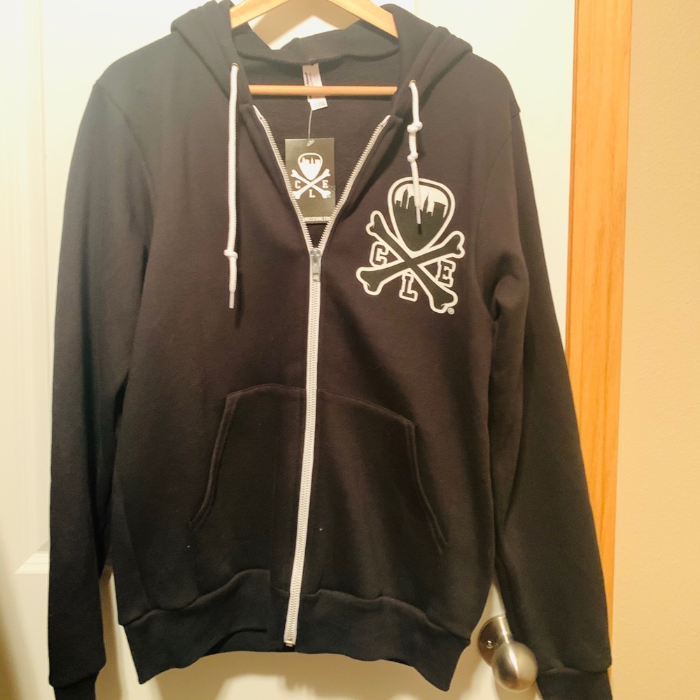 NEW CLE logo Flex Fleece